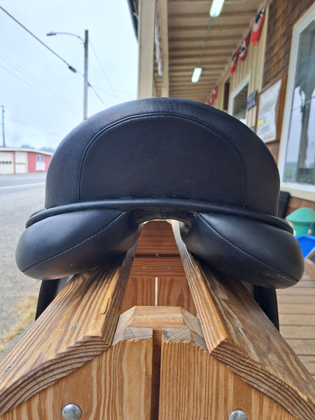 18" Borne Ambassador Dressage Saddle