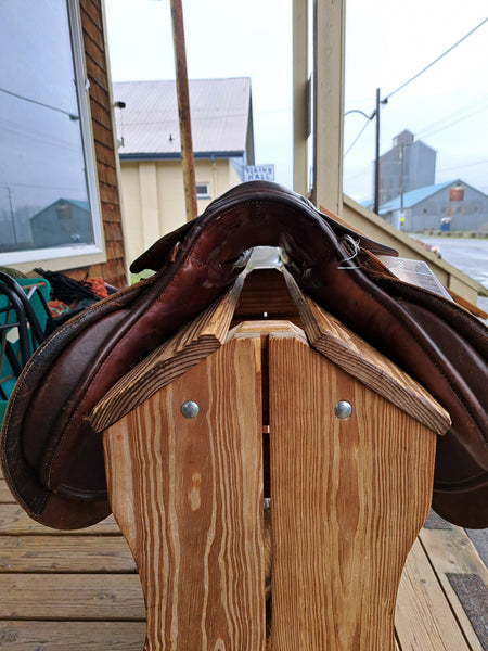 18" Cortina Close Contact English Saddle