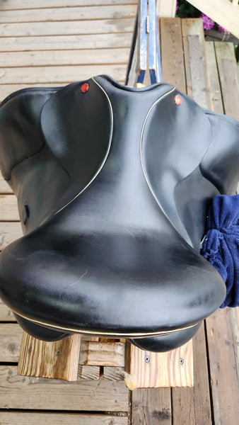 18" Hastilow Concept Dressage Saddle