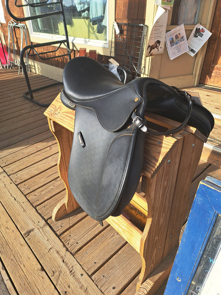 15" Wintec All Purpose Saddle