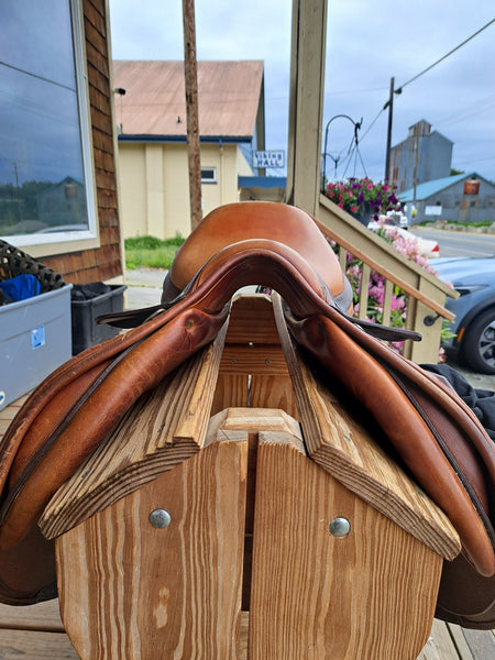 16" L'Apogee LX1 Jumping Saddle