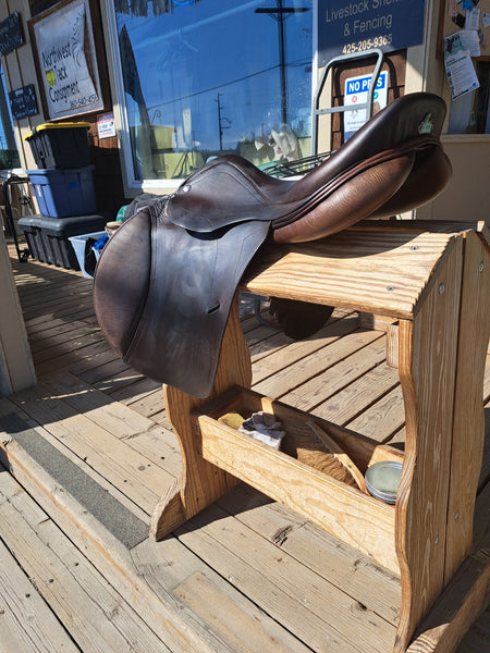 17.5" Pessoa Jumping Saddle