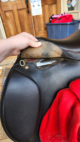 15.5" Connect By Frnak Baines Jump Saddle