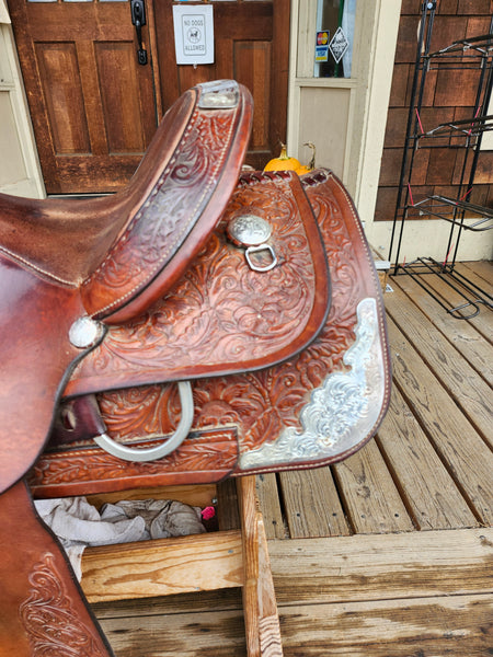 14.5" Circle Y Roping all around western saddle