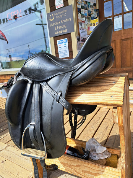 18" Schleese Link II Monoflap Dressage Saddle