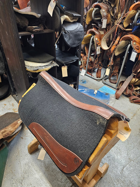 DP Saddlery felt pad