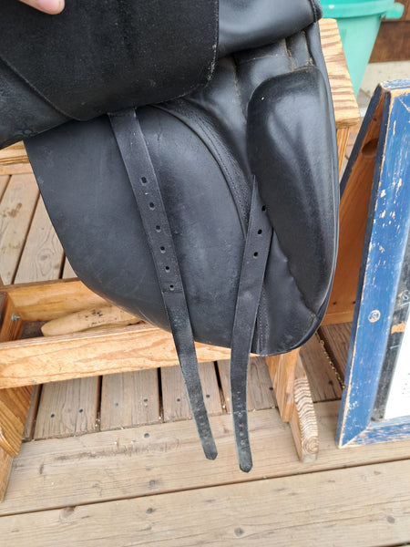 17.5" Stubben Scandica D.L. Extra Dressage Saddle