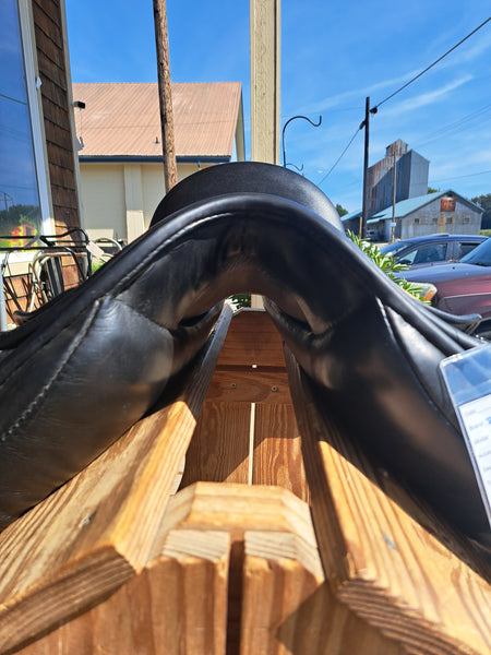 17.5" Black Country Eloquence Dressage Saddle