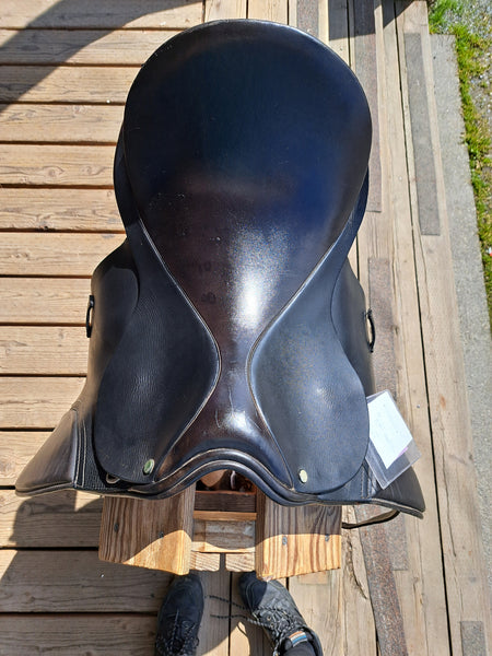 17" County Dressage Saddle