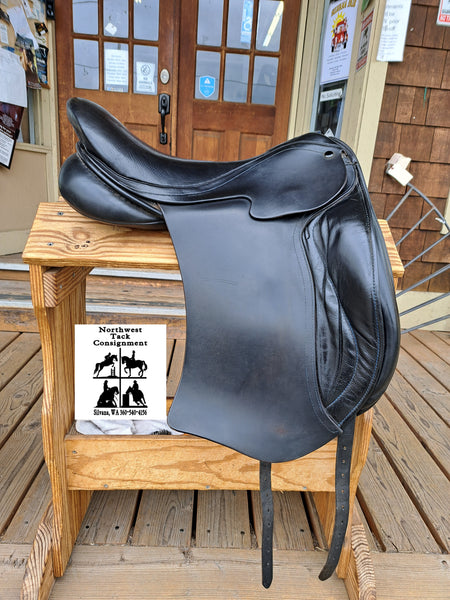 18" JRD Dressage Saddle
