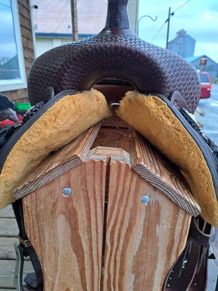 16" Crates Western Trail Saddle