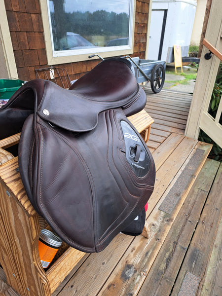 17.5" CWD SE40 2Gs Jumping Saddle