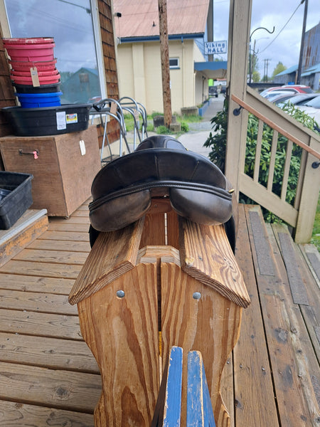 17.5" Crosby Olympia Jump Saddle