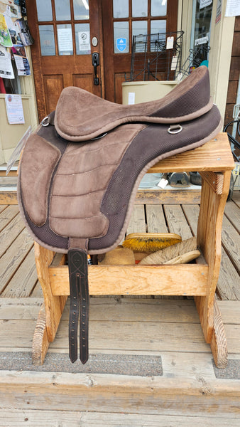 17" Treeless English Saddle