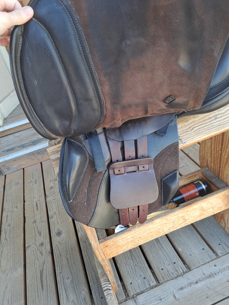 17" Hastilow & Sons Concept Jump Saddle