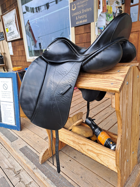 18" Borne Journey Dressage Saddle