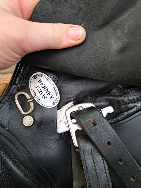 18" Berney Bros Close Contact Saddle