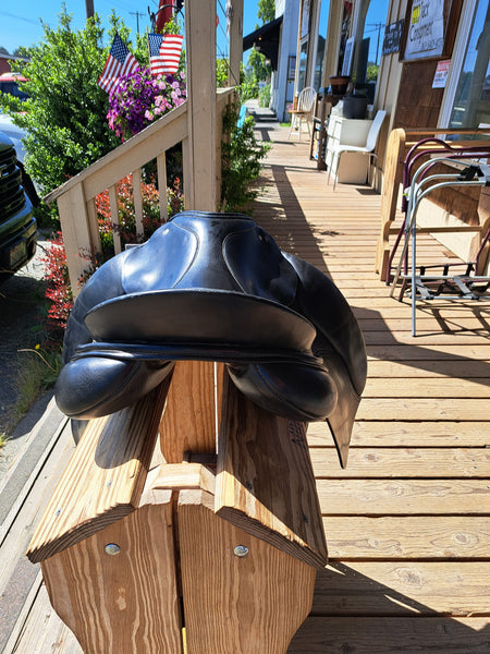18" Schleese Ostergaard Dressage Saddle