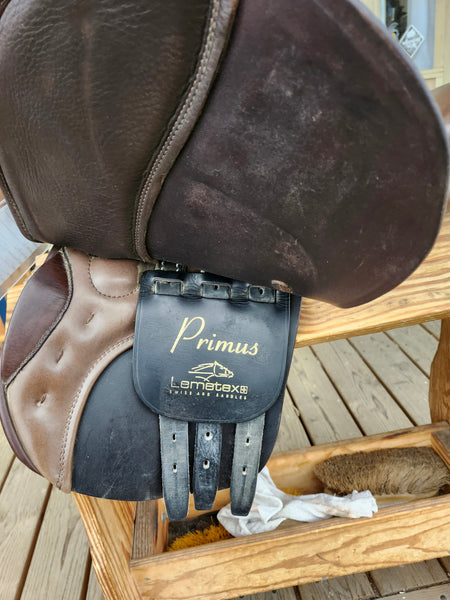 16" Courbette Primus Close Contact Saddle