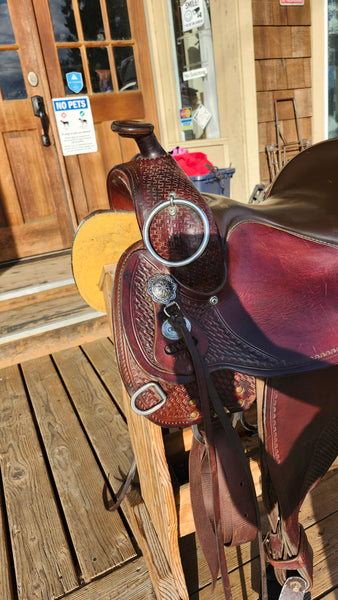16" Crates Lightweight Round Skirt Trail Saddle