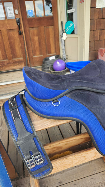 17" Tough 1 Treeless Endurance Saddle (#1)
