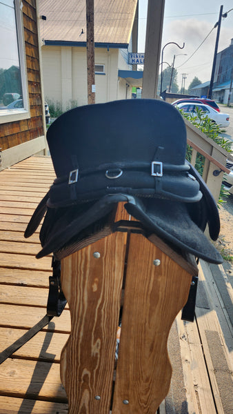 Tough 1 Soft saddle with stirups and pad
