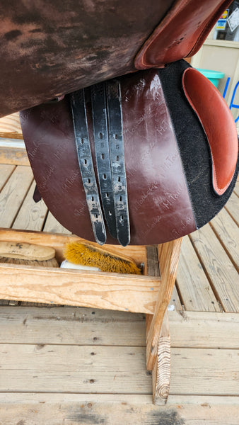 17" M. Toulouse Close Contact Jump Saddle