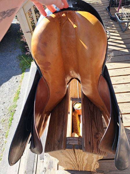 17" Stubben Siegfried VSD Dressage Saddle
