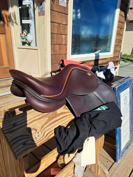 14" Dover Circuit Close Contact Jump Saddle