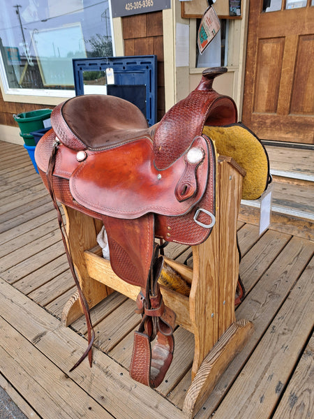 16" Crates Reiner Saddle