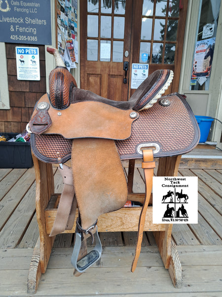 15.5" Circle Y Mercedes Barrel Saddle