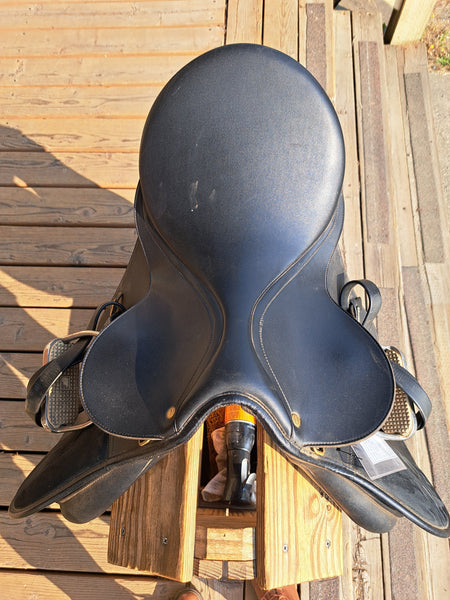 17" Wintec All Purpose English Saddle