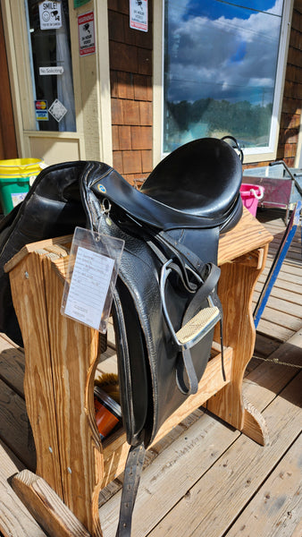 17.5" Sommer Novelle Dressage Saddle