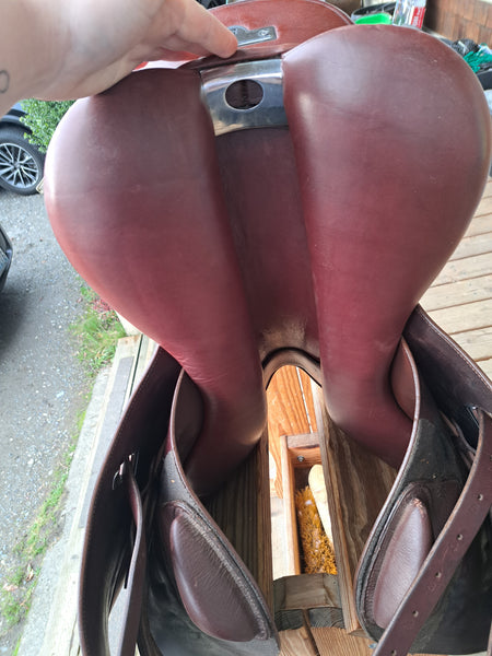 17.5" Bates Hunter Jumper Saddle