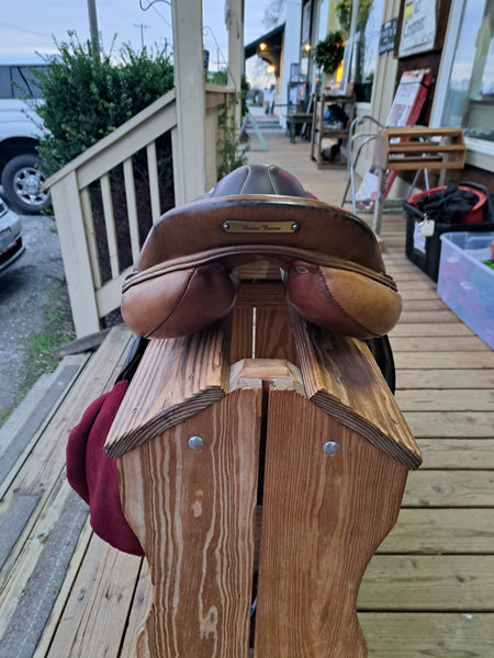 ON TRIAL 17" Patric Sellerie Close Contact Saddle