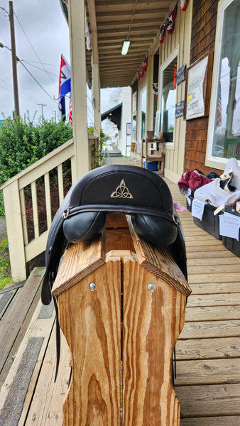 17.5" Bliss Loxley Dressage Saddle