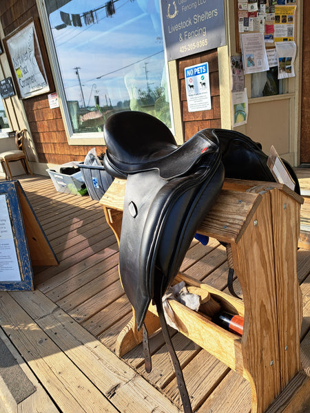 18" Hastilow Concept Dressage Saddle