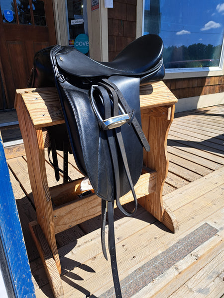 18" Collegiate Ruiz Diaz Dressage saddle