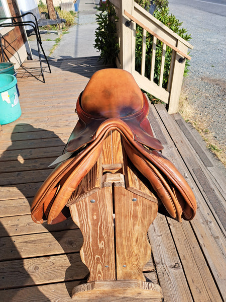 16.5" Bates Caprilli Close Contact Jump Saddle
