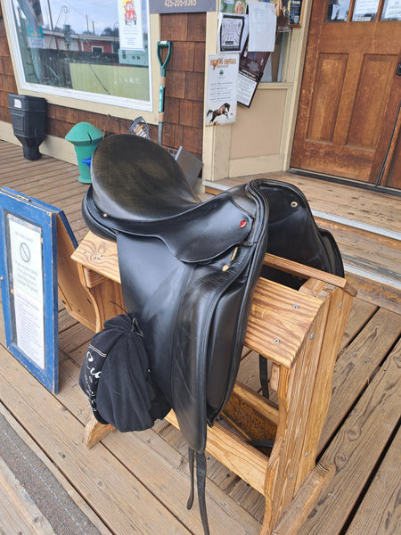 18" Albion SLK Dressage Saddle