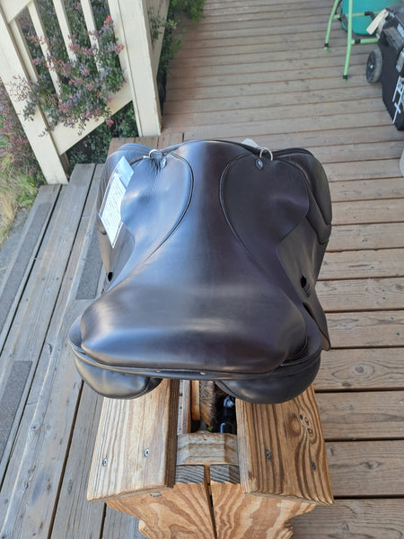17" Hastilow & Sons Concept Jump Saddle