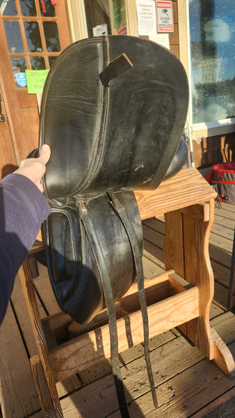 17" County Warmblood WB Dressage Saddle