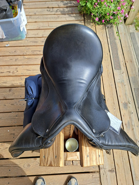 18" Schleese Obrigado Dressage Saddle