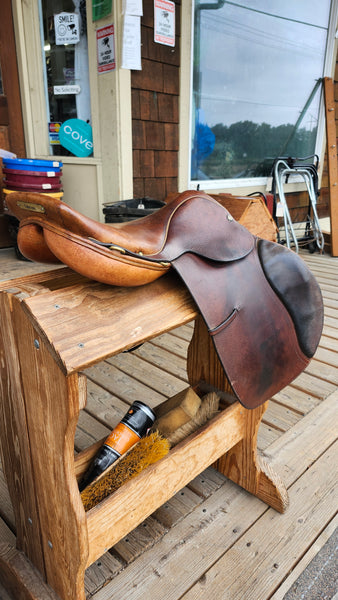 17" Crosby Hampton Classic Saddle