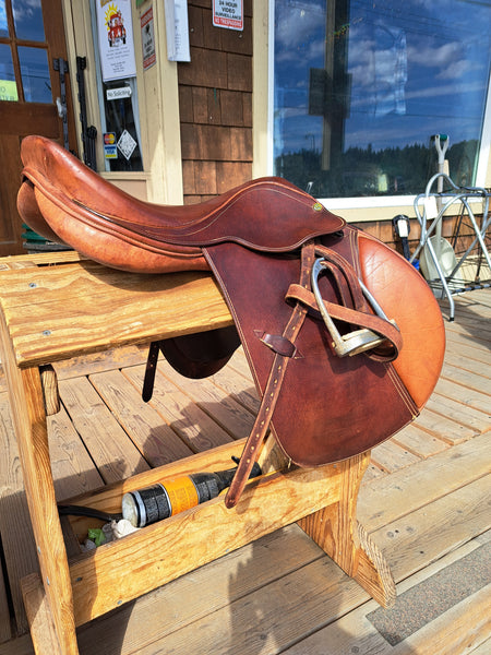 17" HDR Close Contact Jump Saddle