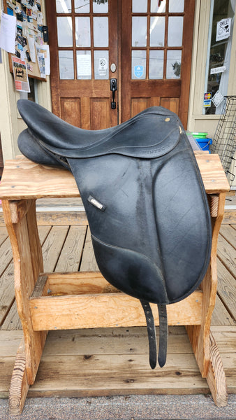 17" Wintec Pro Dressage Saddle