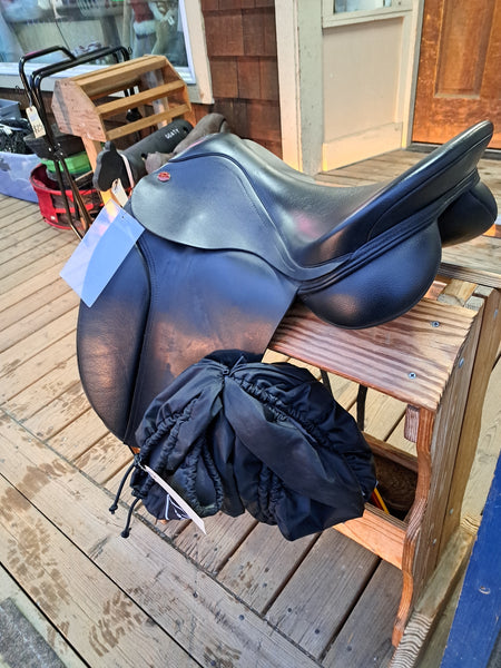 17.5" Kent and Master Original Dressage saddle