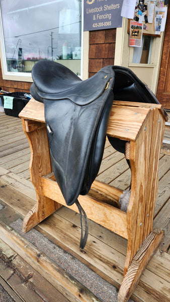 17" Wintec Pro Dressage Saddle