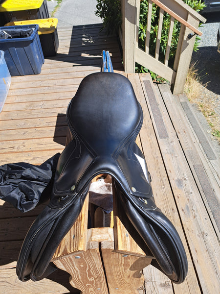 18" Amerigo Pinerolo Jumping Saddle