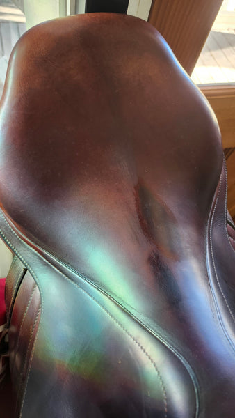 17.5" CWD SE01 Close Contact Jump Saddle